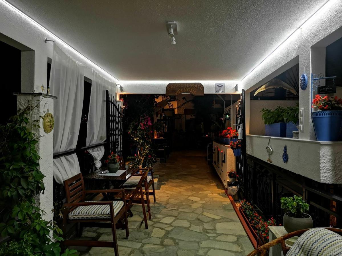 Haus Niko Apartments And Suites 네아 포티데아 외부 사진