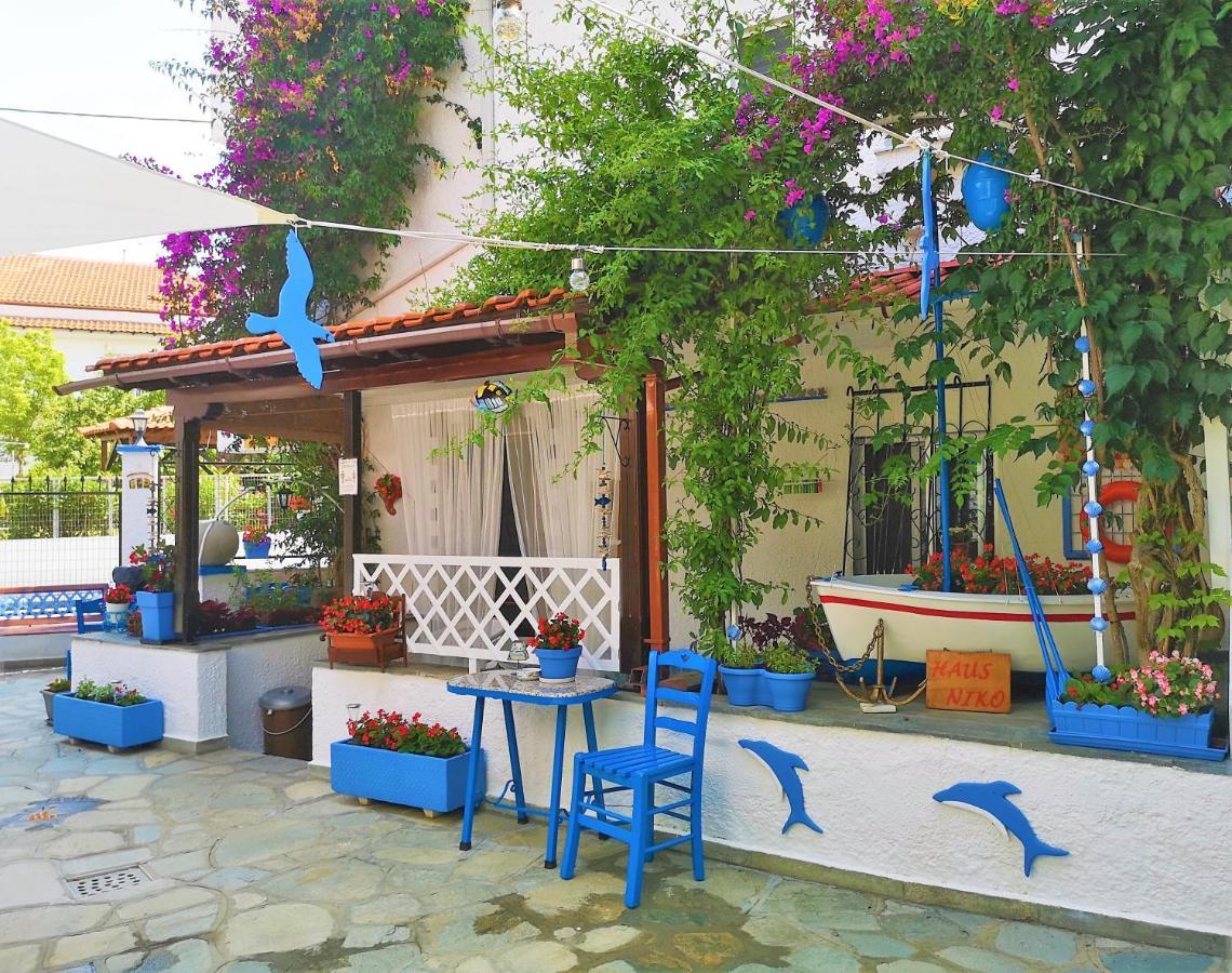 Haus Niko Apartments And Suites 네아 포티데아 외부 사진