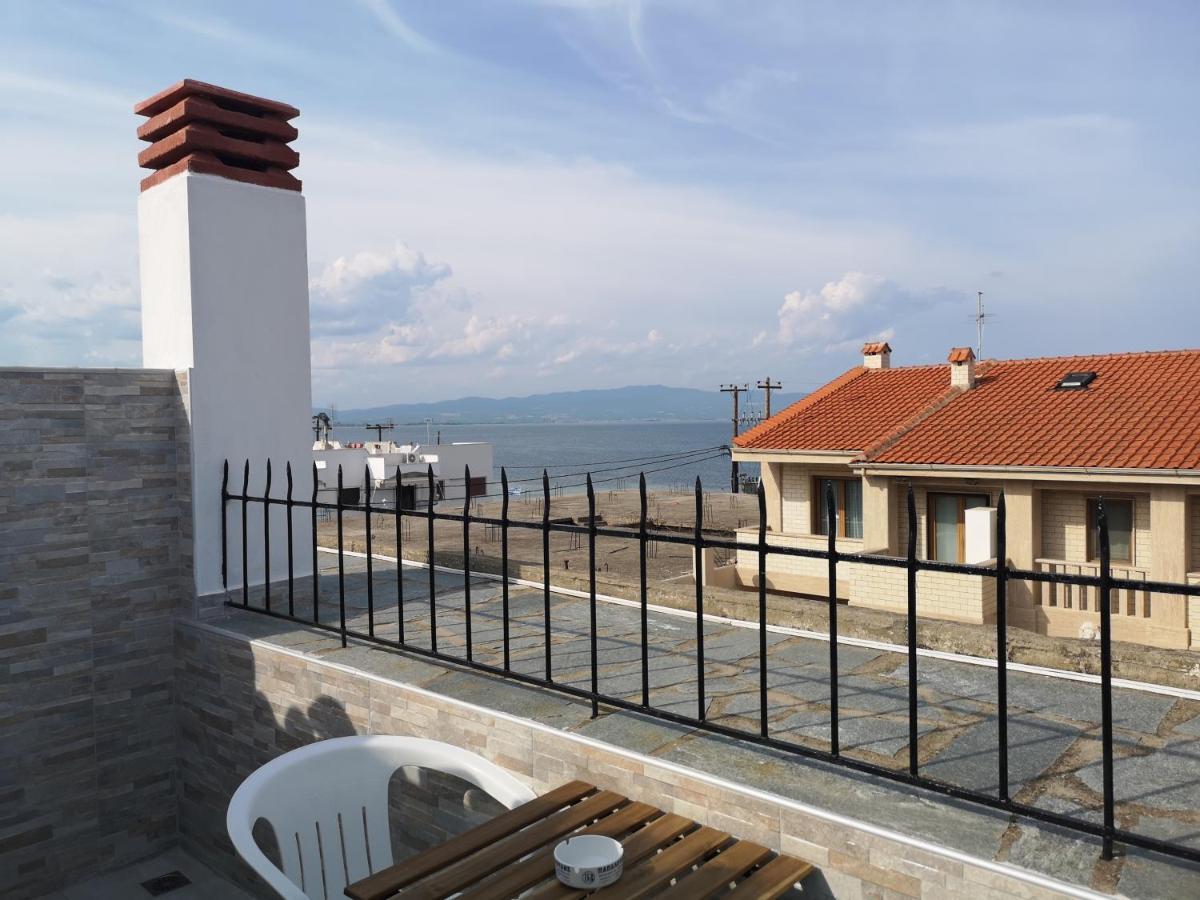 Haus Niko Apartments And Suites 네아 포티데아 외부 사진