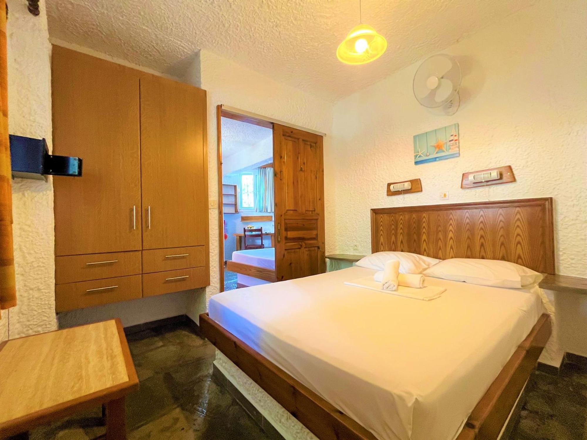 Haus Niko Apartments And Suites 네아 포티데아 외부 사진