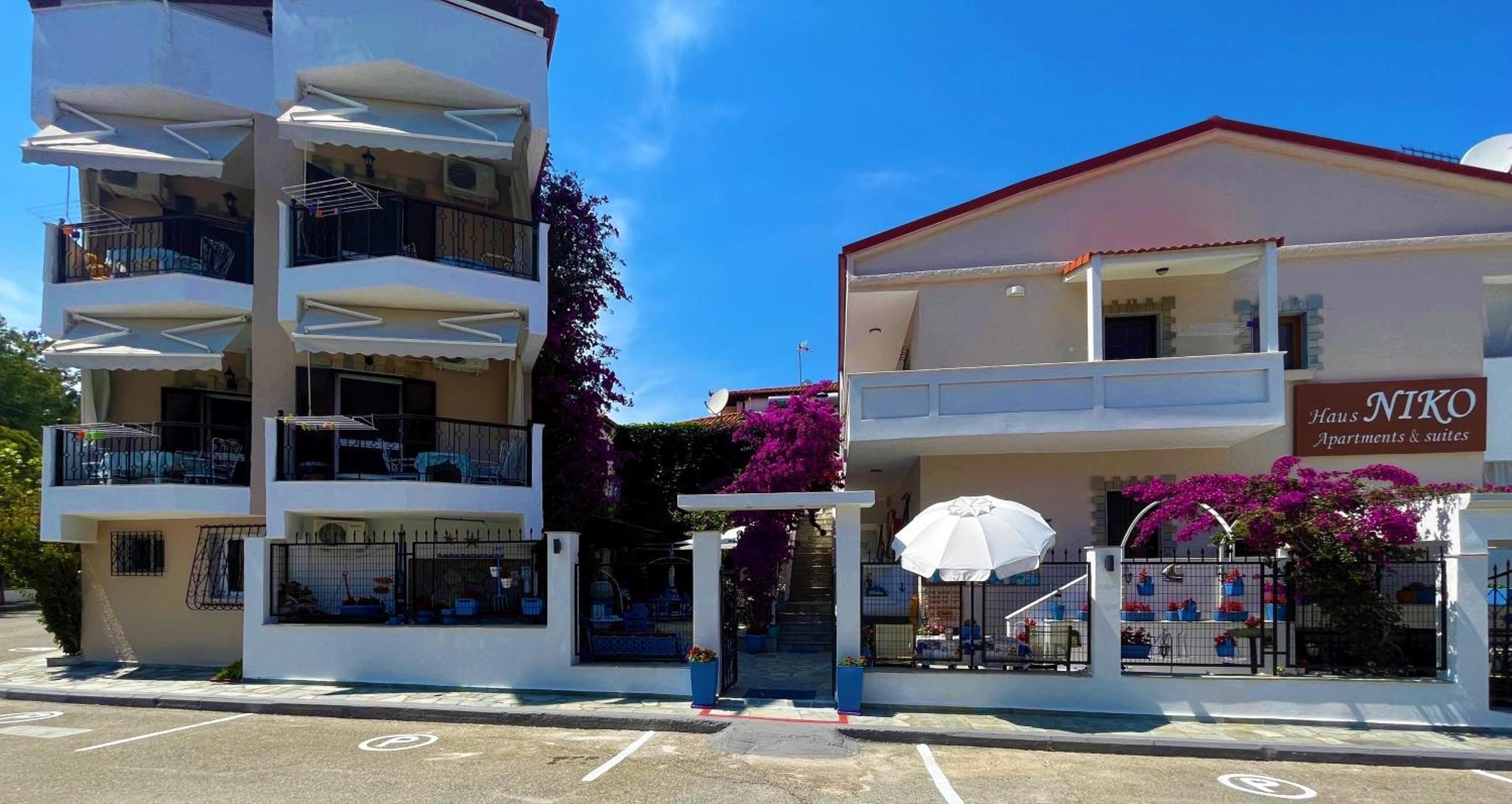 Haus Niko Apartments And Suites 네아 포티데아 외부 사진