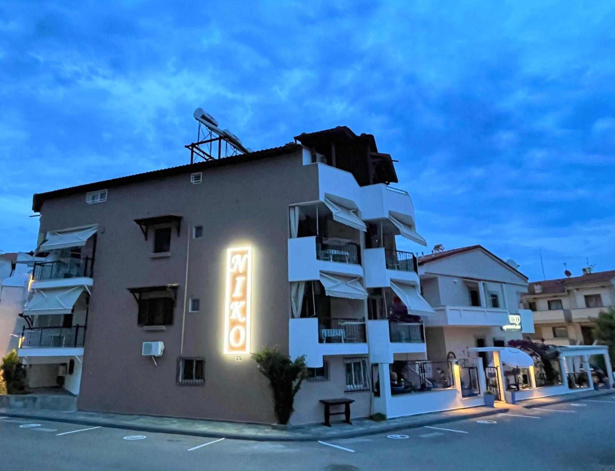 Haus Niko Apartments And Suites 네아 포티데아 외부 사진