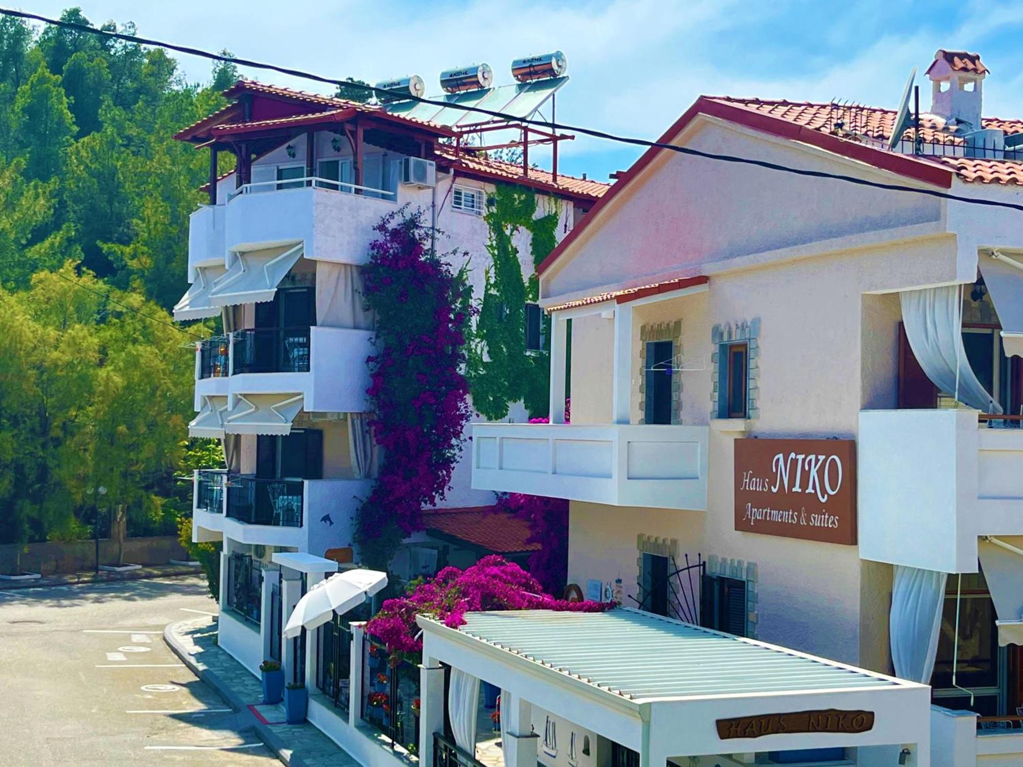 Haus Niko Apartments And Suites 네아 포티데아 외부 사진