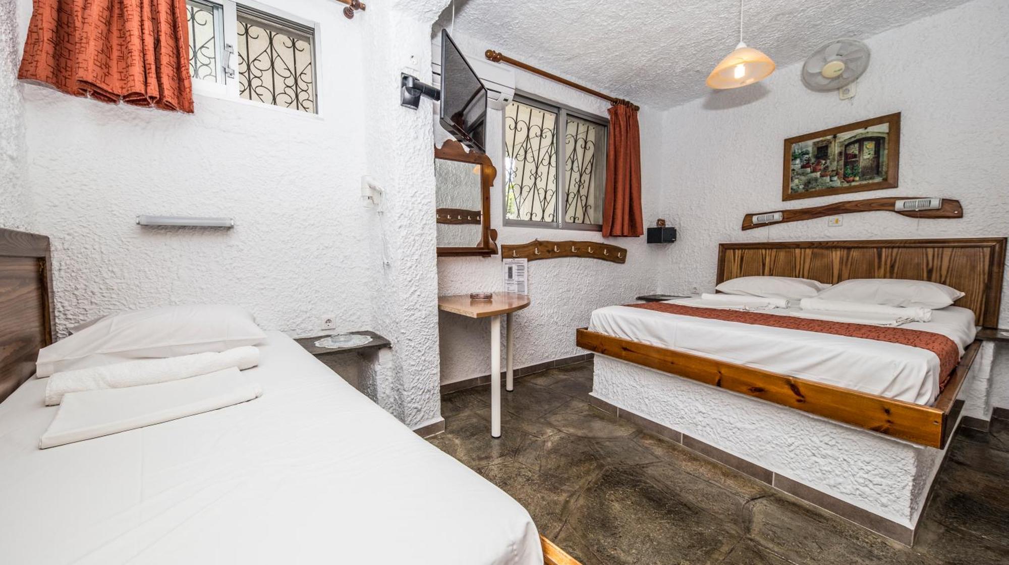 Haus Niko Apartments And Suites 네아 포티데아 객실 사진