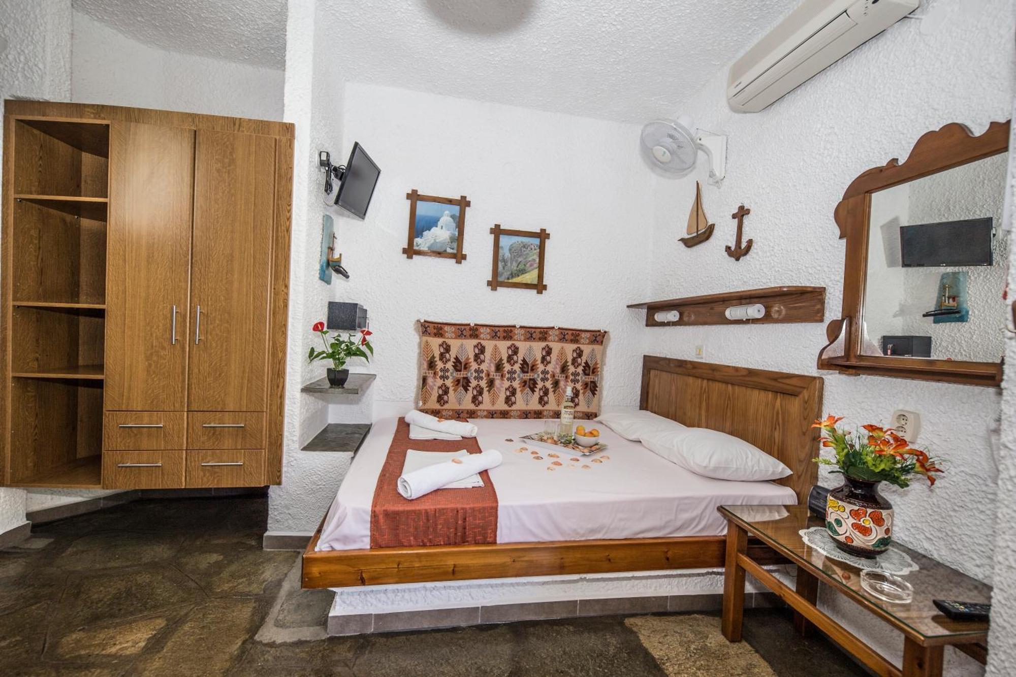 Haus Niko Apartments And Suites 네아 포티데아 객실 사진