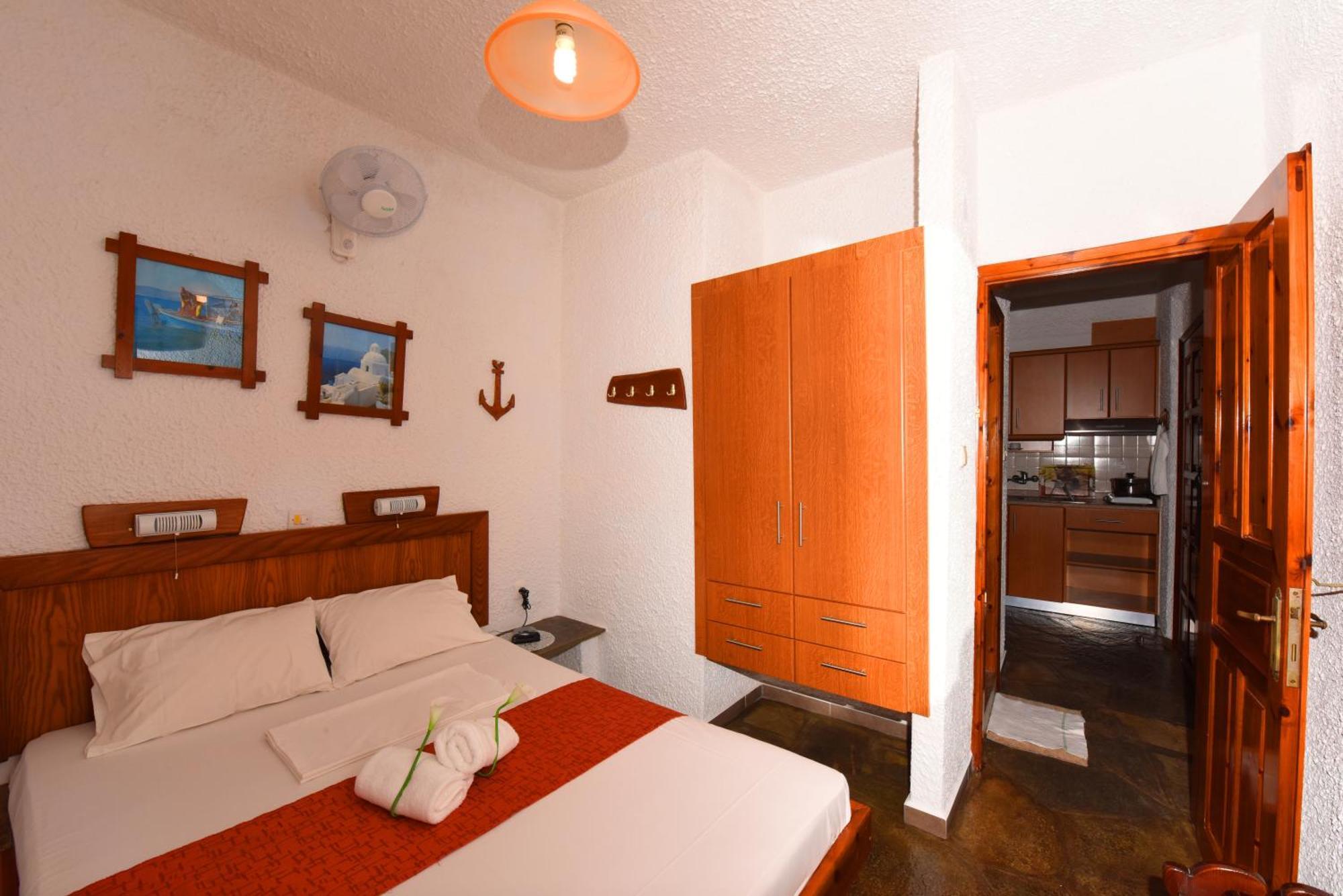 Haus Niko Apartments And Suites 네아 포티데아 객실 사진